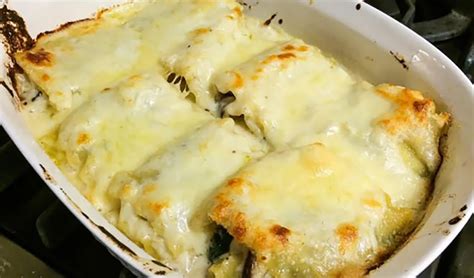 spinach lasagna with bechamel sauce