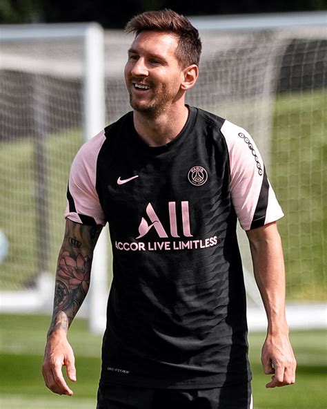 PICS: PSG's Messi trains with new club mates - Rediff Sports