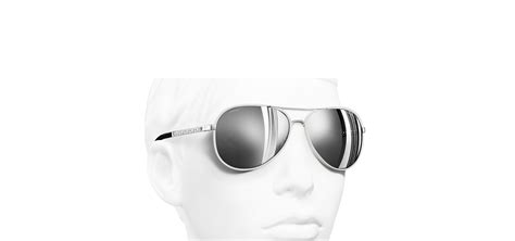 Grey Pilot Chain Chanel Sunglasses with Grey Mirror Lenses | Sunglasses, Pilot sunglasses ...