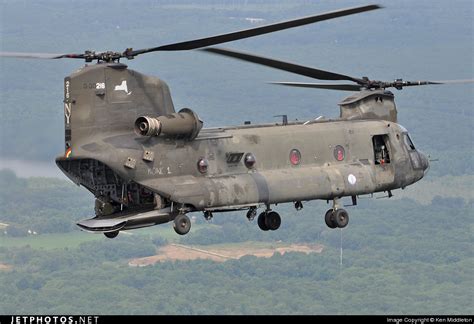 90-00216 | Boeing CH-47D Chinook | United States - US Army | Ken Middleton | JetPhotos