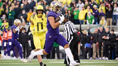 Washington rallies late, upends No. 6 Oregon's CFP hopes - ESPN