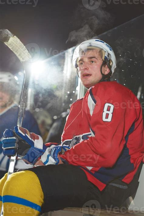 ice hockey player portrait 10832790 Stock Photo at Vecteezy