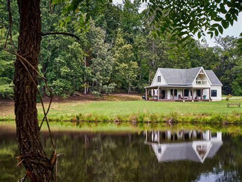 Tennessee Farmhouse With Room for Guests - Elizabeth Eason Architecture