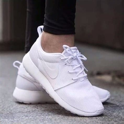 White Nike Roshe Runs on Mercari | White nike shoes, All white nike shoes, White nike roshe