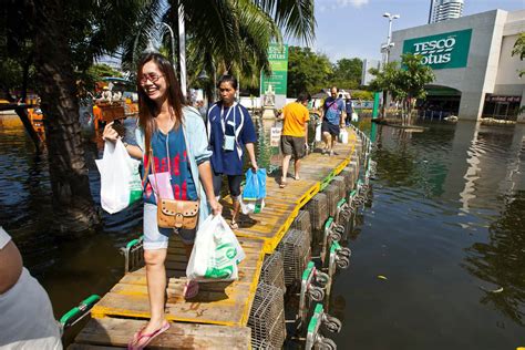 Thailand Flood Relief 2011 - Project Completed - MeditationThailand.org