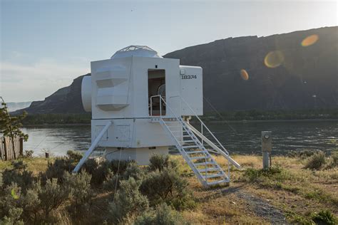 Live Like an Astronaut in This Lunar Lander-Inspired Tiny Home ...