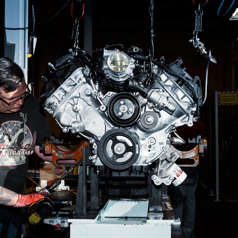 Building the Ford Mustang Shelby GT350's Engine