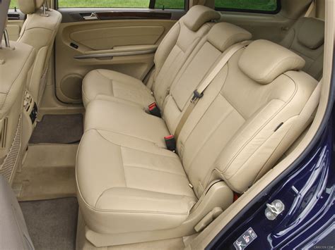 2010 Mercedes-Benz GL450 - Interior Rear Seats | Caricos