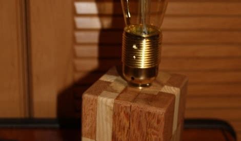 Lampe de chevet en bois de bout par SandSteph sur L'Air du Bois