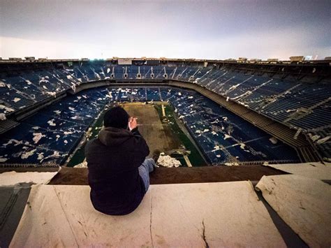 Haunting photos show how run-down the abandoned Detroit Lions stadium ...