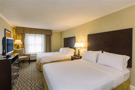 Holiday Inn Express & Suites Merrimack, NH | Roedel Companies