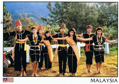 The Traditional Dance of Kadazan Dusun, Sumazau.