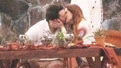 Josh Allen, Hailee Steinfeld Eat Face At Dinner ... PDA-Filled Date In ...