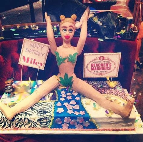 Birthday Cake of Miley | Miley cyrus, Zapatos altos