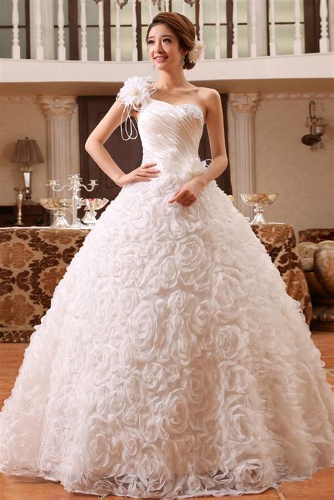 Buy Gorgeous Floral White Wedding Gown online | Gowns | Womens wear ...