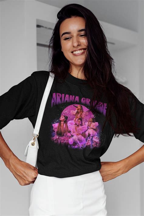 Ariana Grande Sweetener World Tour Merch Tee | Streetwear outfit ...