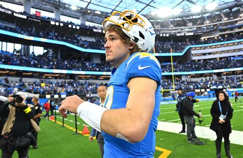 Chargers News: Kellen Moore Has Set Plans for Superstar QB - Sports Illustrated Los Angeles ...