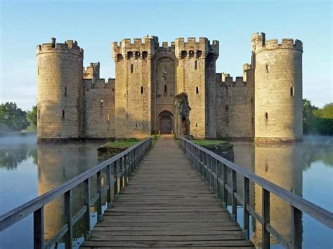 Bodiam Castle, England 🏴󠁧󠁢󠁥󠁮󠁧󠁿 | Castillo bodiam, Castillos, Paisajes