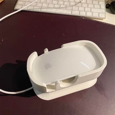 3D Printable APPLE MAGIC MOUSE CHARGING DOCK by Emanuel Chmielowski