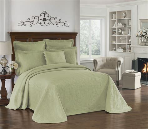 Historic Charleston King Charles Matelasse King Bedspread in Sage - Walmart.com