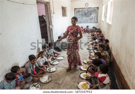 3,920 Hungry People India Images, Stock Photos & Vectors | Shutterstock