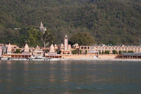 16 Best Ashrams in Haridwar (2024 Updated)