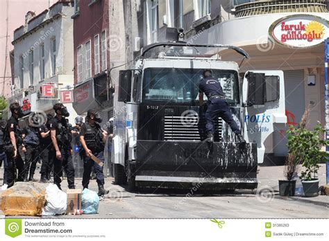 Taksim Park Protest editorial stock photo. Image of rebellion - 31385263