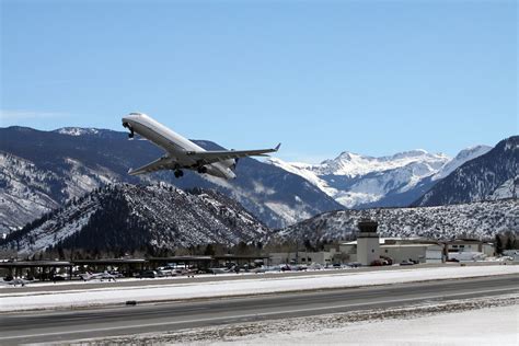 Aspen-Pitkin County Regional Airport | CDOT Photo by Shahn S… | Flickr