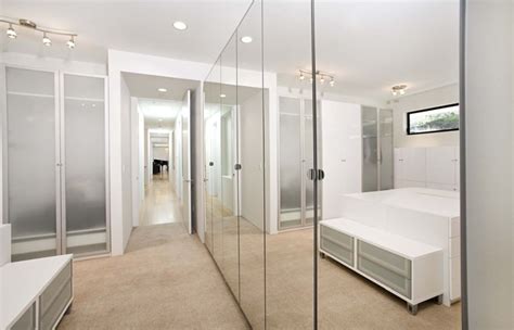 How Mirrored Closet Doors Can Enhance The Beauty Of Your Home