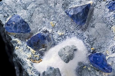 Benitoite Gem Mine (California State Gem Mine) | Wondermondo