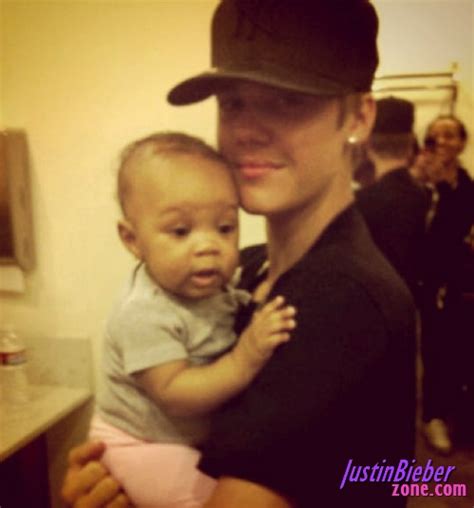 Justin Bieber with 9 month old baby | justinbieberzone.com