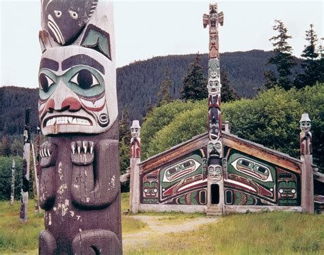 totem-pole-Tlingit-community-house-Totem-Bight - Center for Global Studies