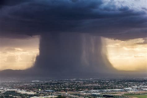 The rare weather phenomenon that produced a giant mushroom cloud in ...