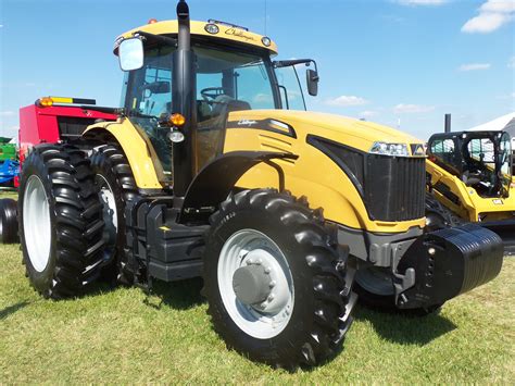 Challenger MT575D row crop tractor with front fenders & rear duals ...