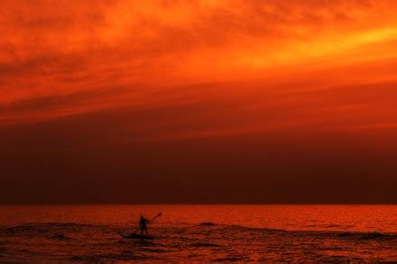 Daily Life In Gaza Beach During Sunset, Palestine - 13 Nov 2021 Stock Pictures, Editorial Images ...