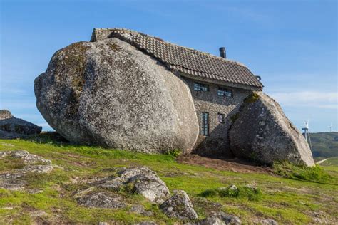 Casa do Penedo stock photo. Image of abandoned, mountain - 189124856