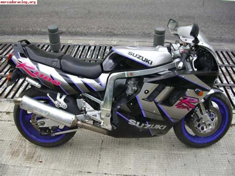 1992 Suzuki GSX-R 1100 - Moto.ZombDrive.COM