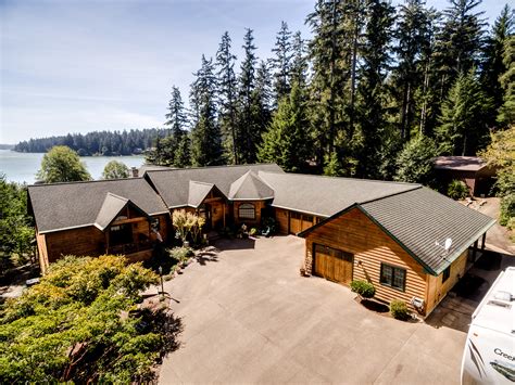 Lakefront Estate For Sale in Florence, Oregon