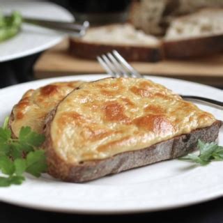 Welsh Rarebit (Classic Cheese on Toast Recipe) - Christina's Cucina