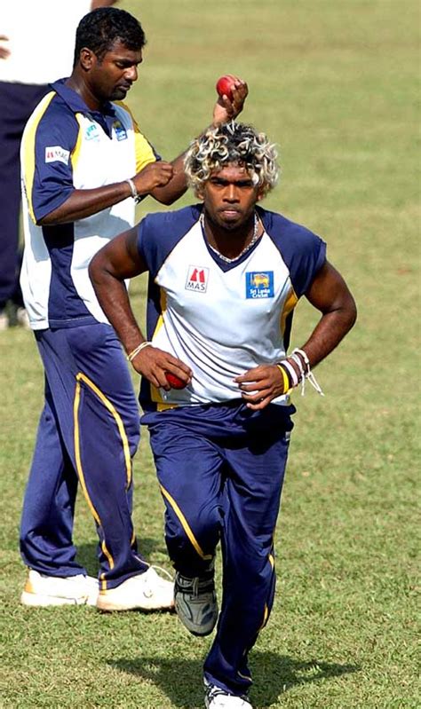 Lasith Malinga speeds in to bowl | ESPNcricinfo.com