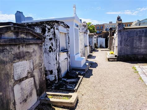 Explore the Mysteries of St. Louis Cemetery No. 1