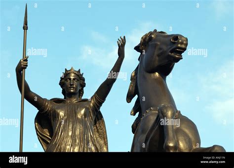 Statue boudica near westminster pier hi-res stock photography and images - Alamy