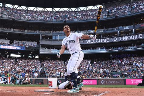 Mariners Share Video Capturing Julio Rodriguez's Must-See Night