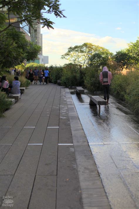 Walking the High Line - Garden Therapy