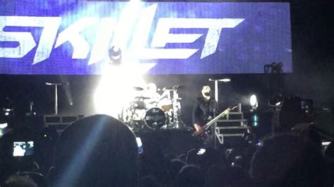 Skillet-Feel Invincible (Live @ Lifest 2017) - YouTube