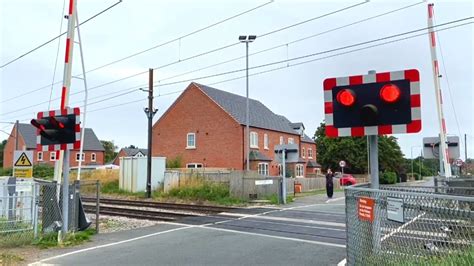 Balderton Bullpit Road Level Crossing, Nottinghamshire - YouTube