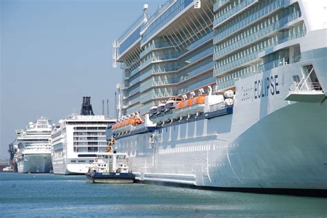 SOUTHAMPTON and its Cruise Ships