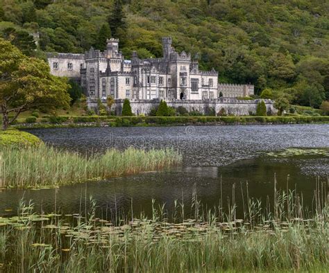 Kylemore Abbey in Connemara Editorial Stock Photo - Image of historical ...