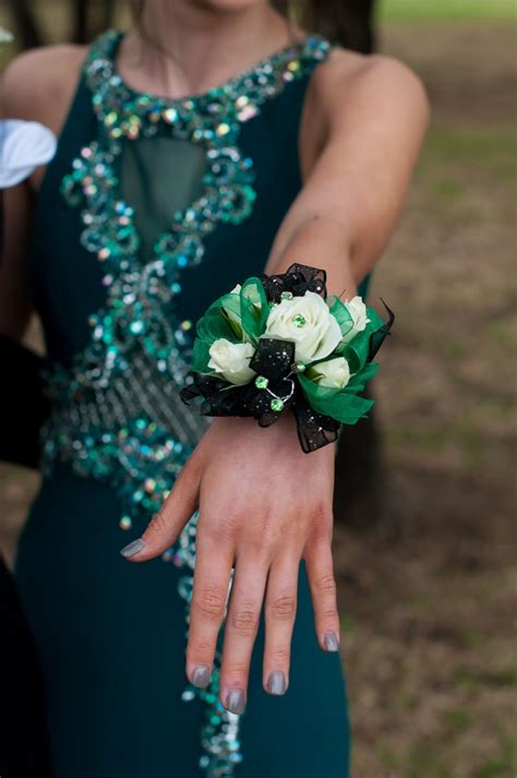 Corsage For Homecoming - Corsage Prom