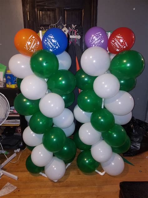 MOM spelled backwards is MOM: DIY Balloon stand